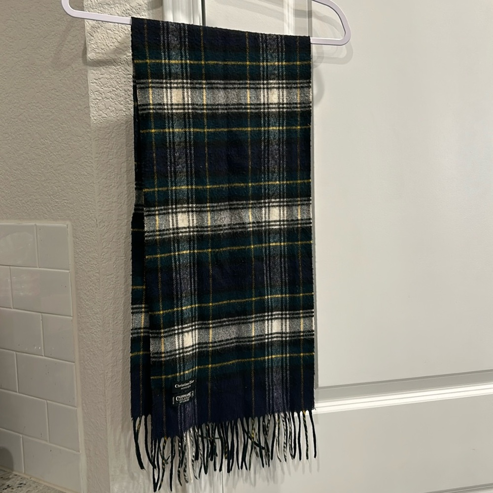 100% Christian Dior Cashmaire Dcarf